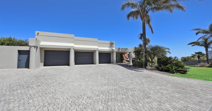 7 Bedroom Property for Sale in Plattekloof Western Cape